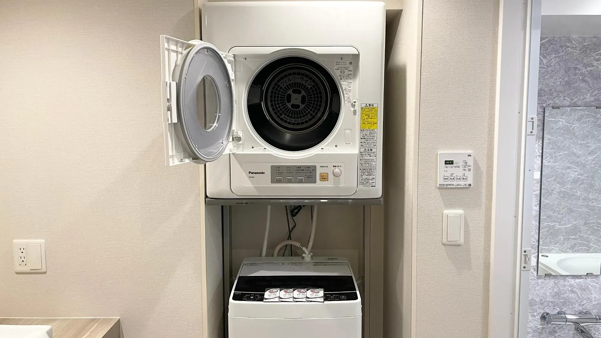 Apartment Comforts81 Shinsaibashi Osaka