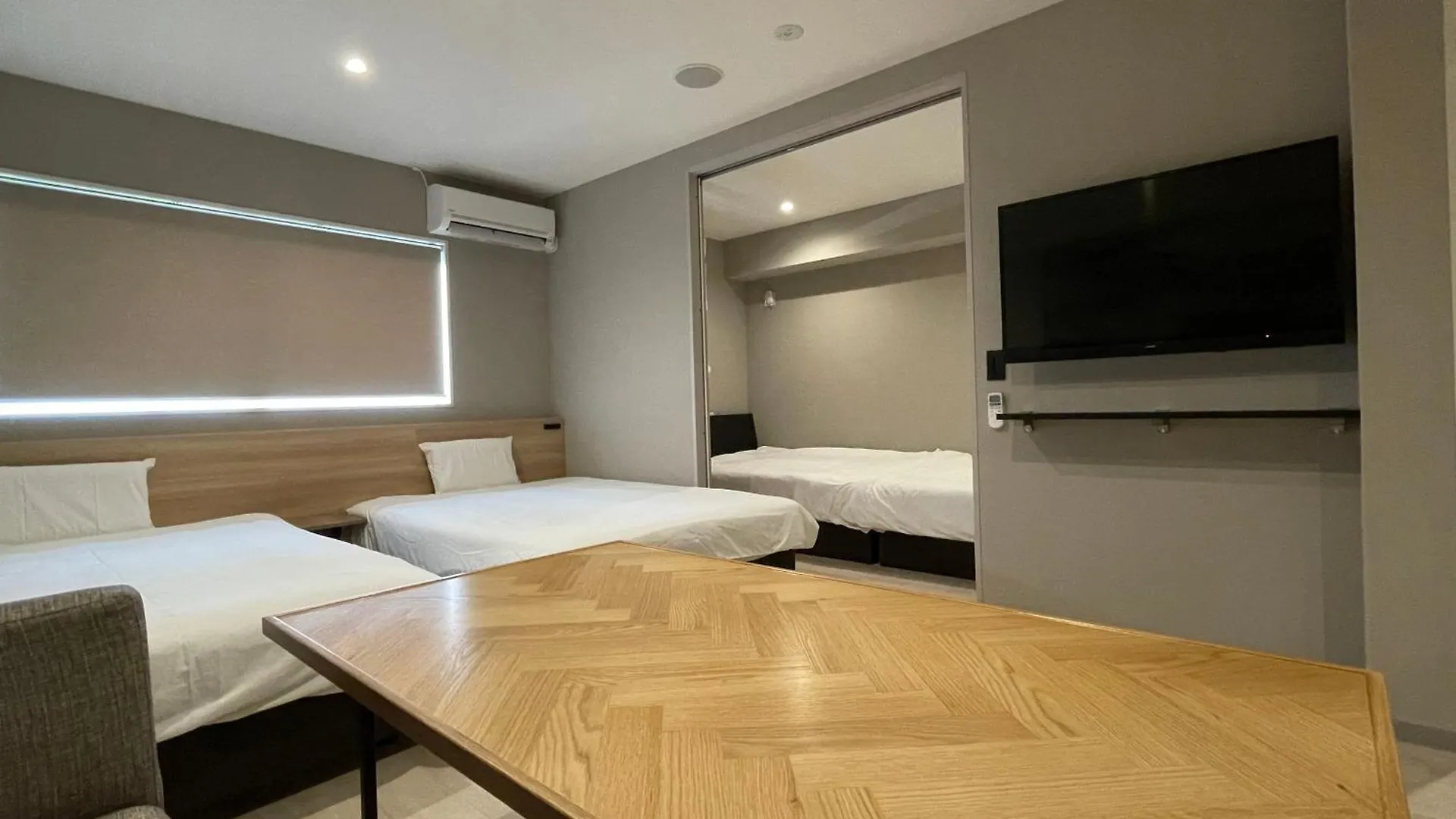 Comforts81 Shinsaibashi Osaka